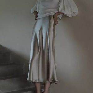 NWOT Galerie Floyd Kennedy silver high-waist satin skirt long